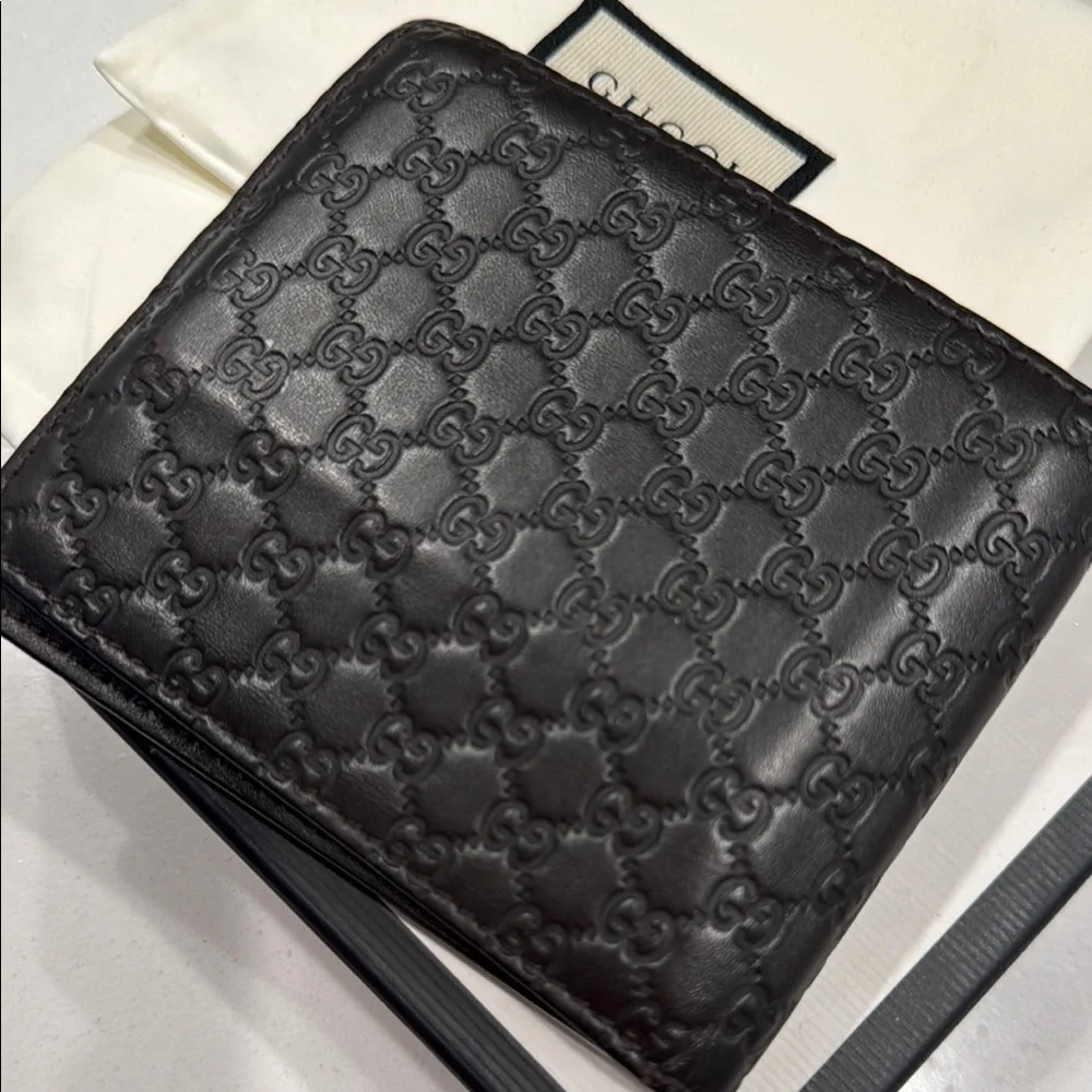 Gucci Black Key & Card Holder Luxurious Leather Accessory - Picture 3 of 4